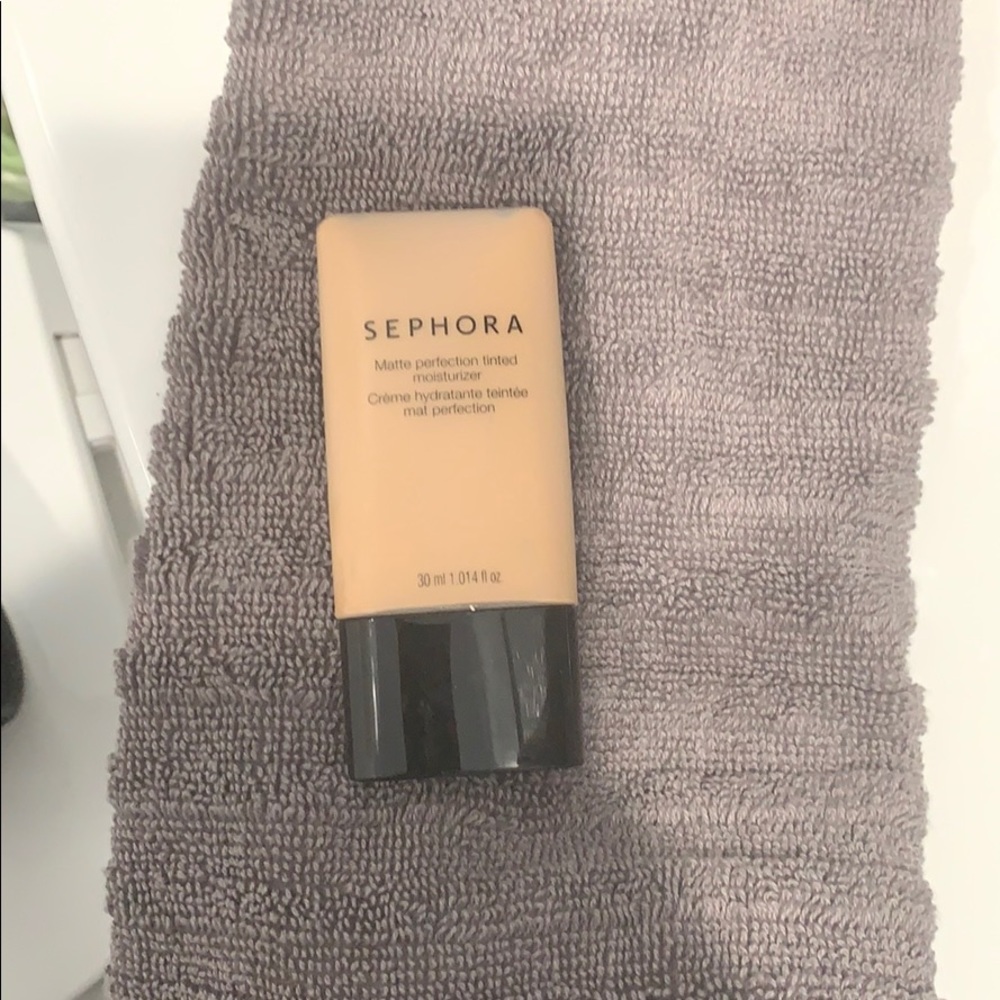 Sephora Matte Perfection Tinted Moisturizer:Satin